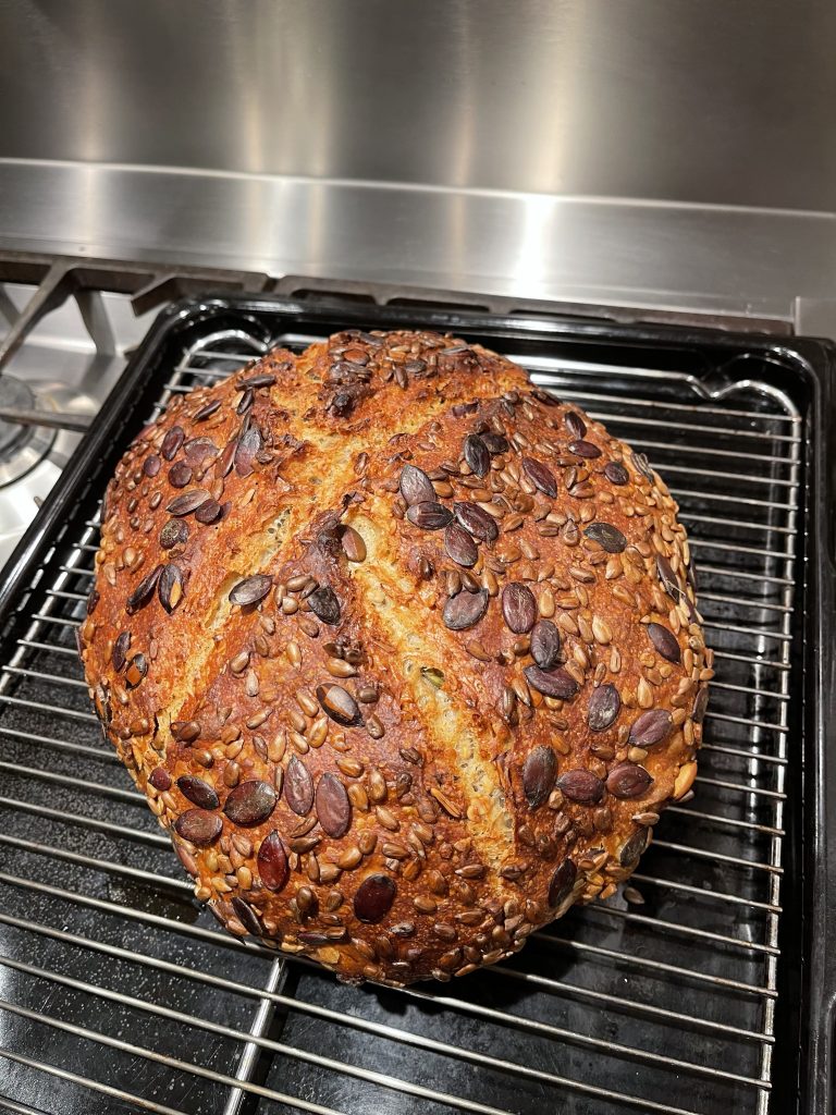 Ruchmehlbrot mit Körnern